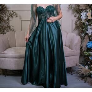 Maniju Prom Formal Dress Emerald Green Size Small NEW With Tags